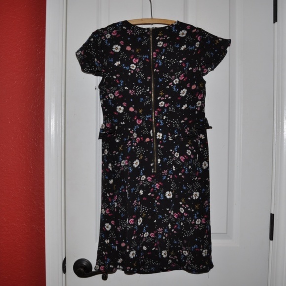 NEW Black Floral Ruffle Short Sleeve Dress sz S/M - Picture 5 of 8